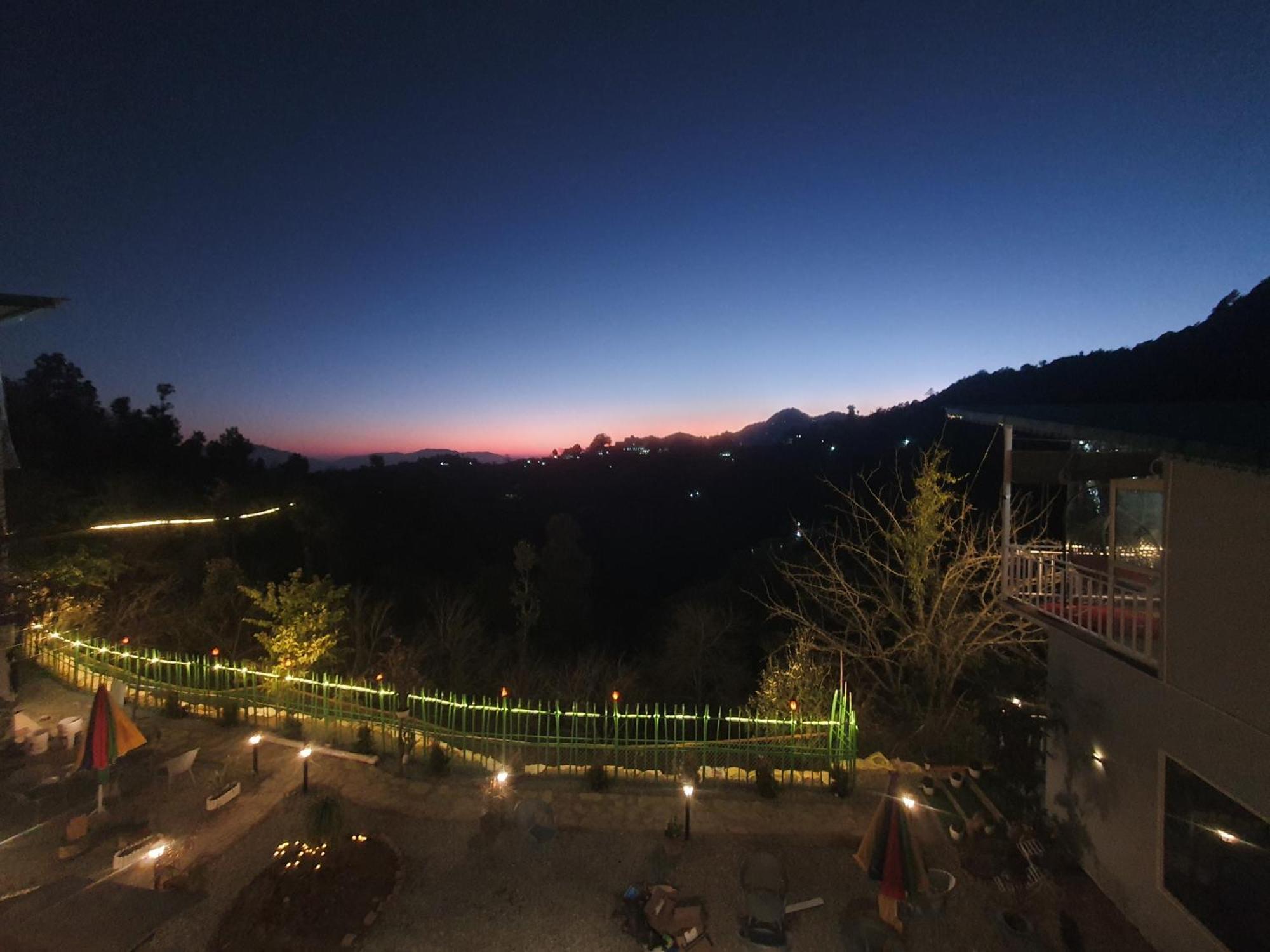 The Rare One'S Mukteshwar - Resort & Cafe Ngoại thất bức ảnh